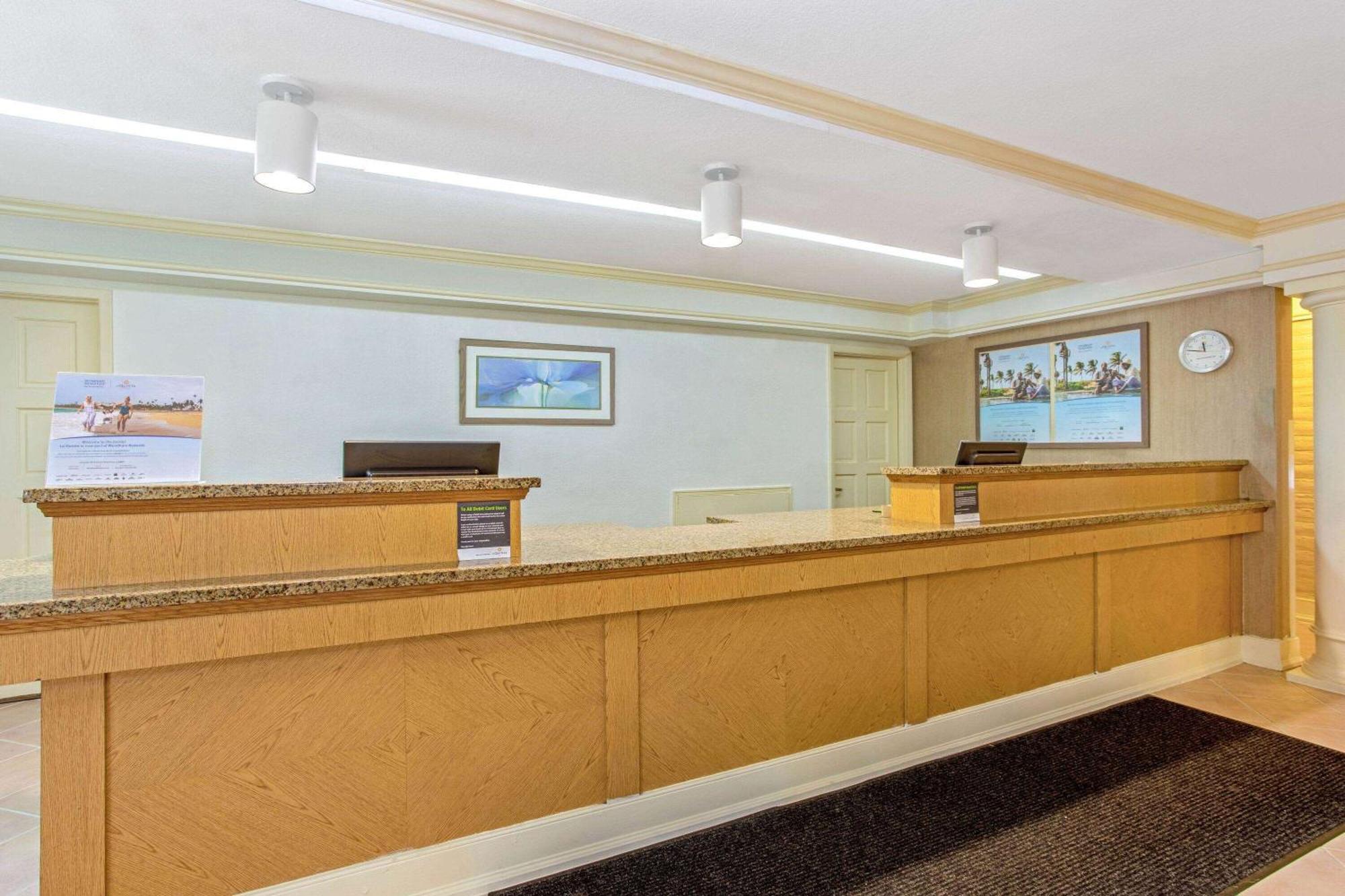 La Quinta Inn By Wyndham Orlando Airport West Экстерьер фото